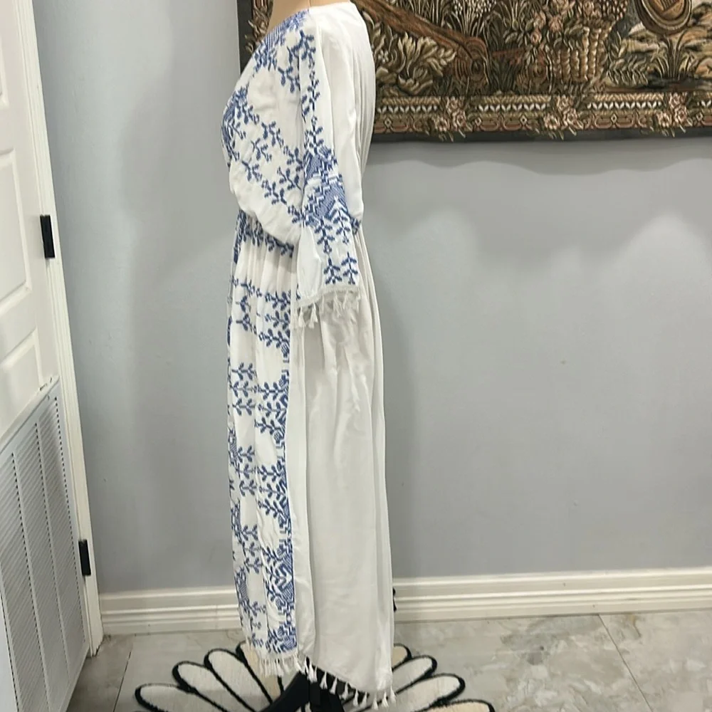 BRSY Egypt Cotton Dress. White and Blue Embroidery With Synched Waist.‎ Size 2XL